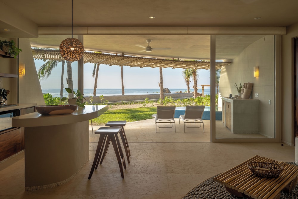 Exclusive Apartment, Ocean View photo 2