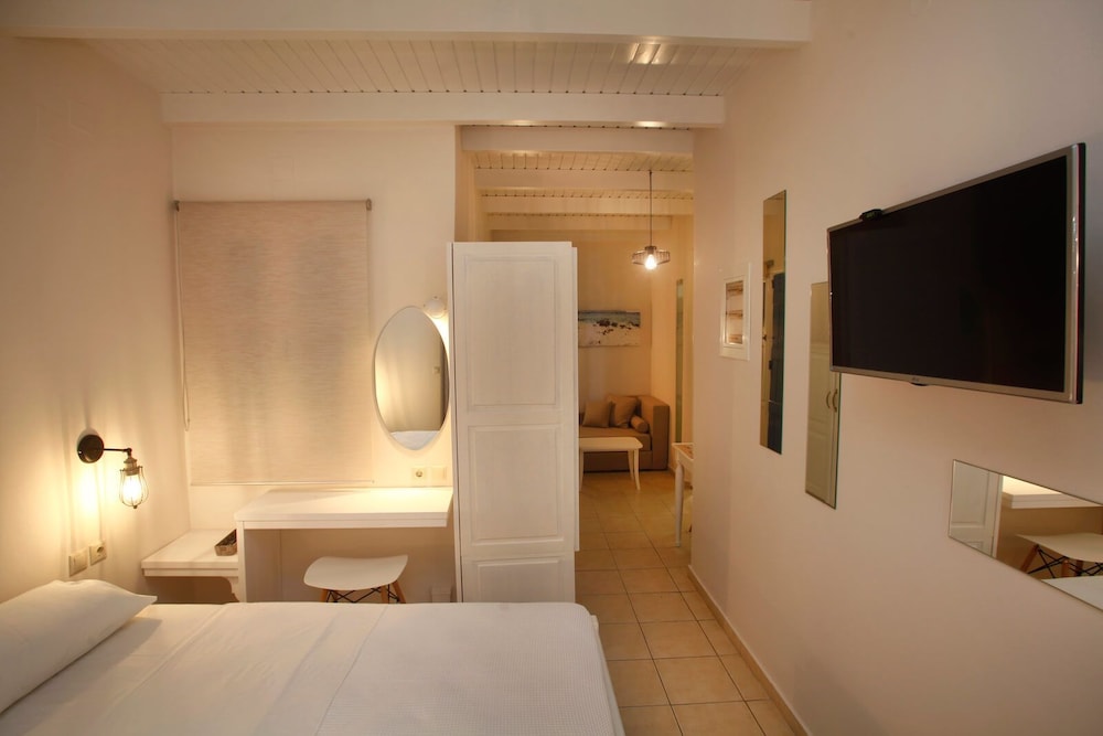 Studio, Balcony, Mezzanine (Artemis) photo 3