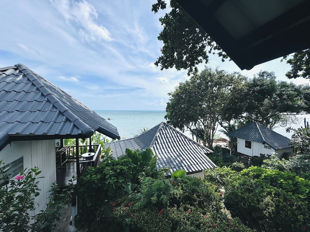 Superior Seaview photo 2