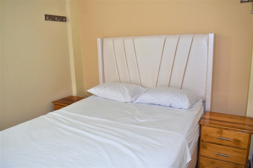 Room, 2 Queen Beds - Photo 8