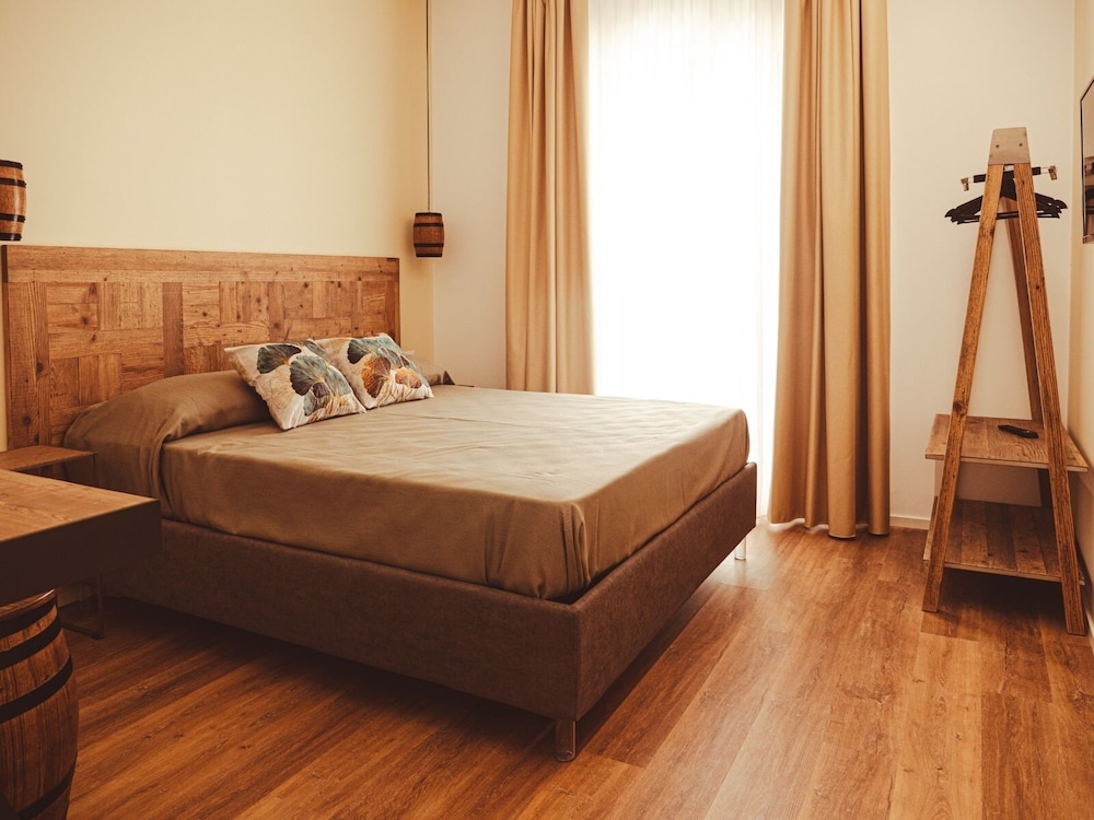 Classic Double Room, Balcony photo 1