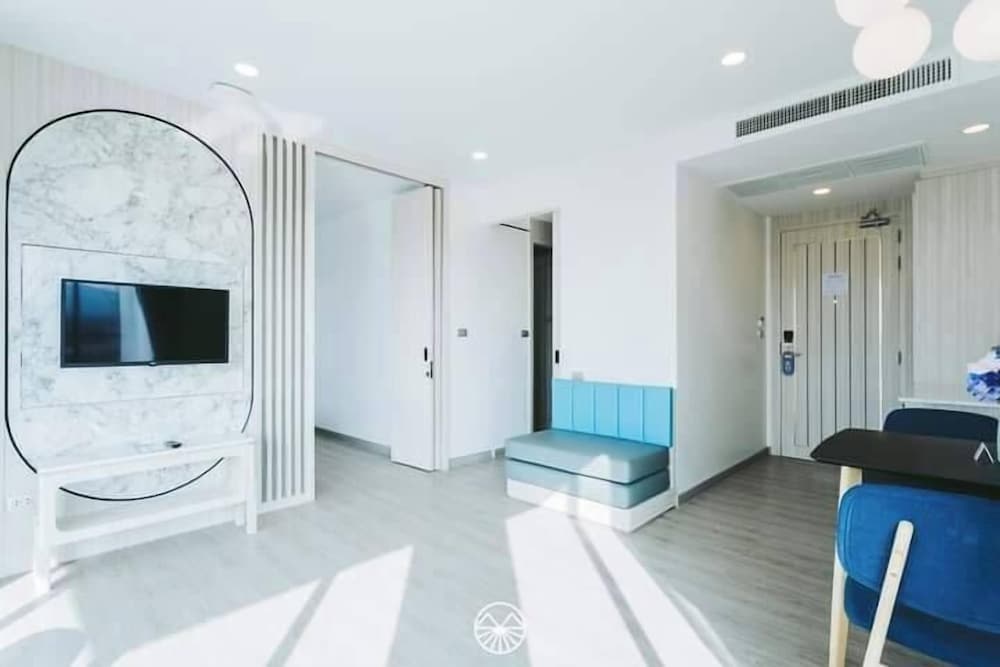 Deluxe Suite photo 2