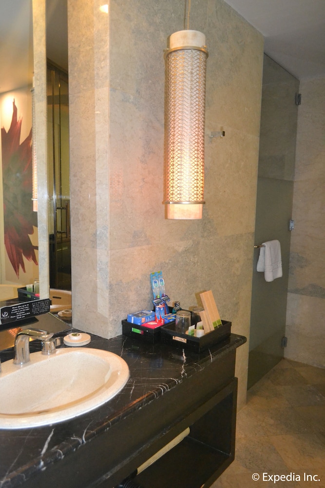 Executive Room - Photo 6