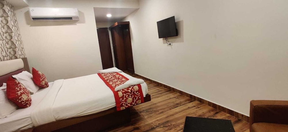 Executive Room - Photo 5