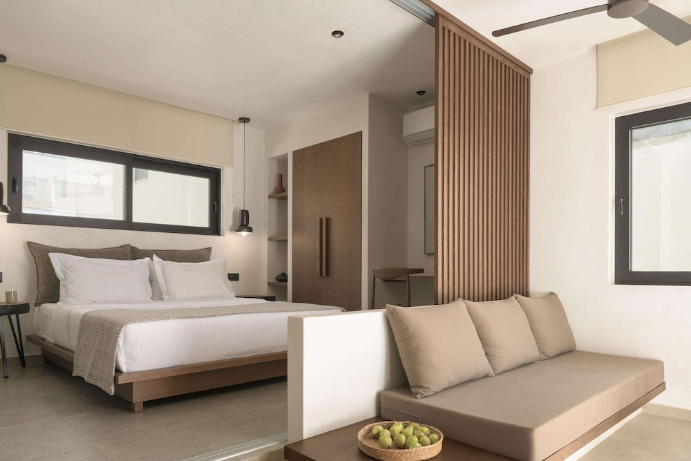 Superior One Bedroom with Sliding Door Sea View - Photo 3