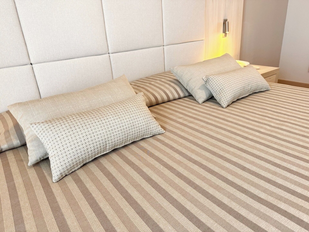 Exclusive Suite, 2 Bedrooms, 2 Bathrooms, Sea View - Photo 5