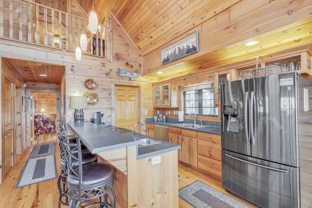 Cabin, 3 Bedrooms photo 2