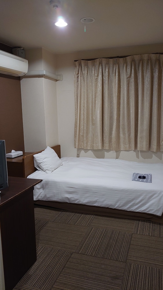 Semi-double Western Style Room for 2 Pax