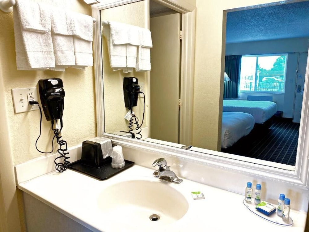 Single Room, 1 King Bed - Photo 4