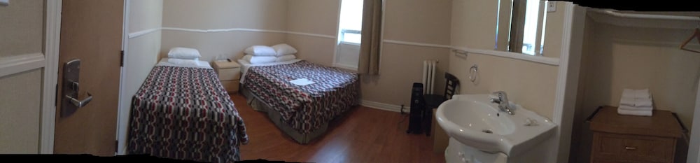 Basic Double or Twin Room, Shared Bathroom