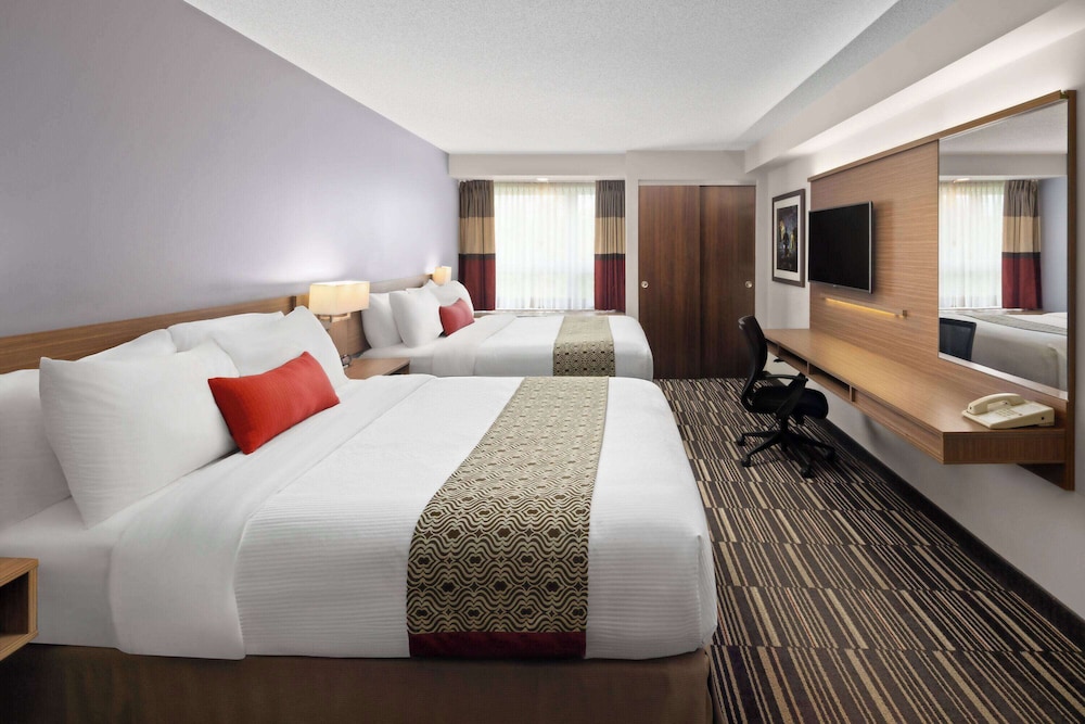 Deluxe Room, 2 Queen Beds, Non Smoking photo 1