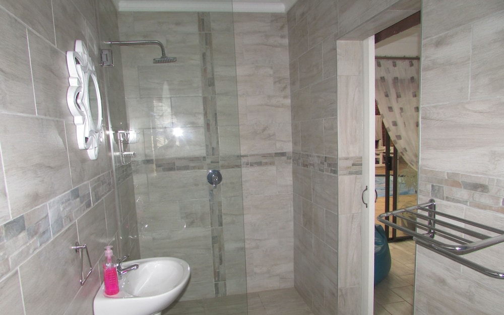 Room (12) photo 3