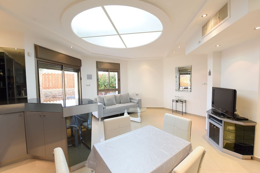 Apartment, 2 Bedrooms (Private Garden- Shoham 2 )