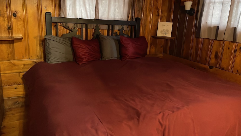 Honeymoon Cabin photo 2