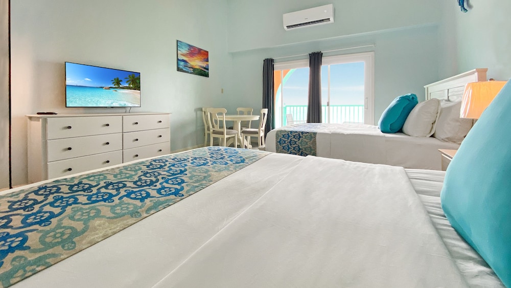 Superior Double Room, 2 Queen Beds, Ocean View photo 2