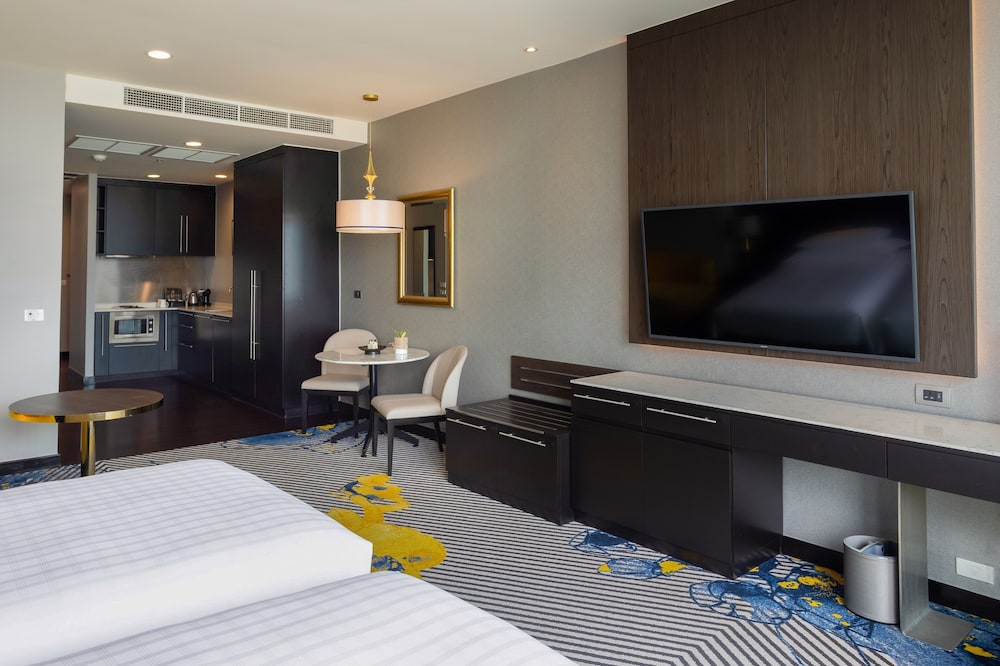 Grand Deluxe Twin River View