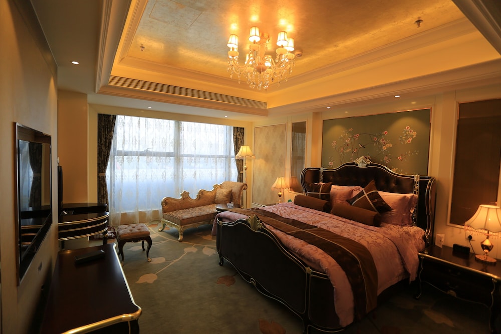 Deluxe Suite photo 3