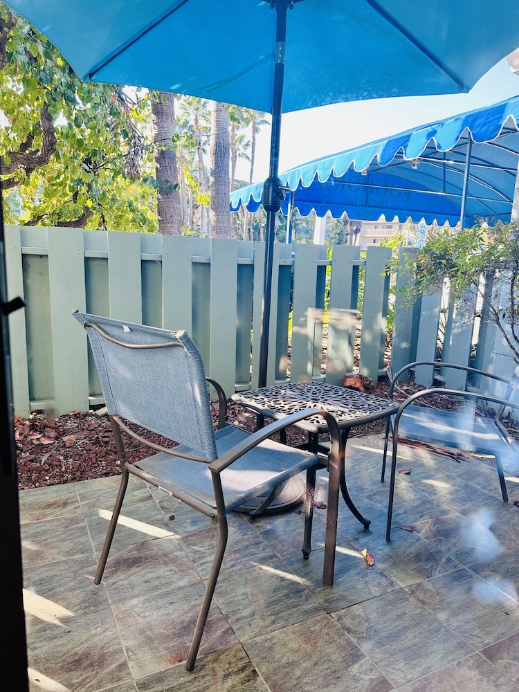 Economy Room, 2 Double Beds, Patio, Garden View photo 3