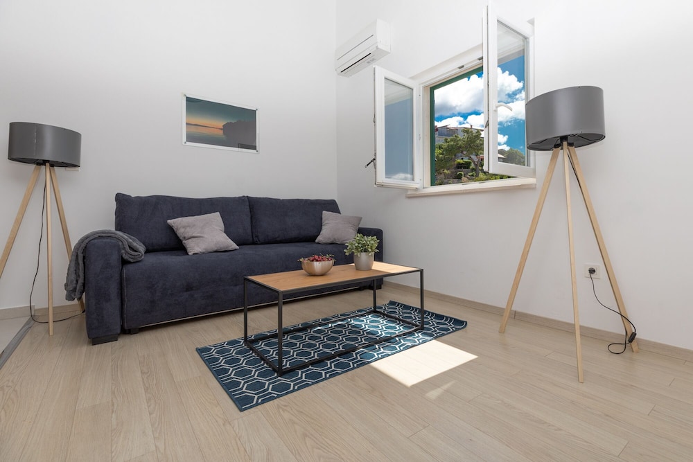 Apartment photo 1