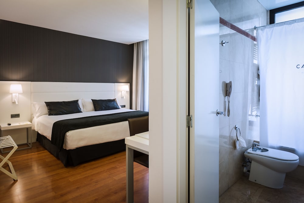 Double Room - Photo 5