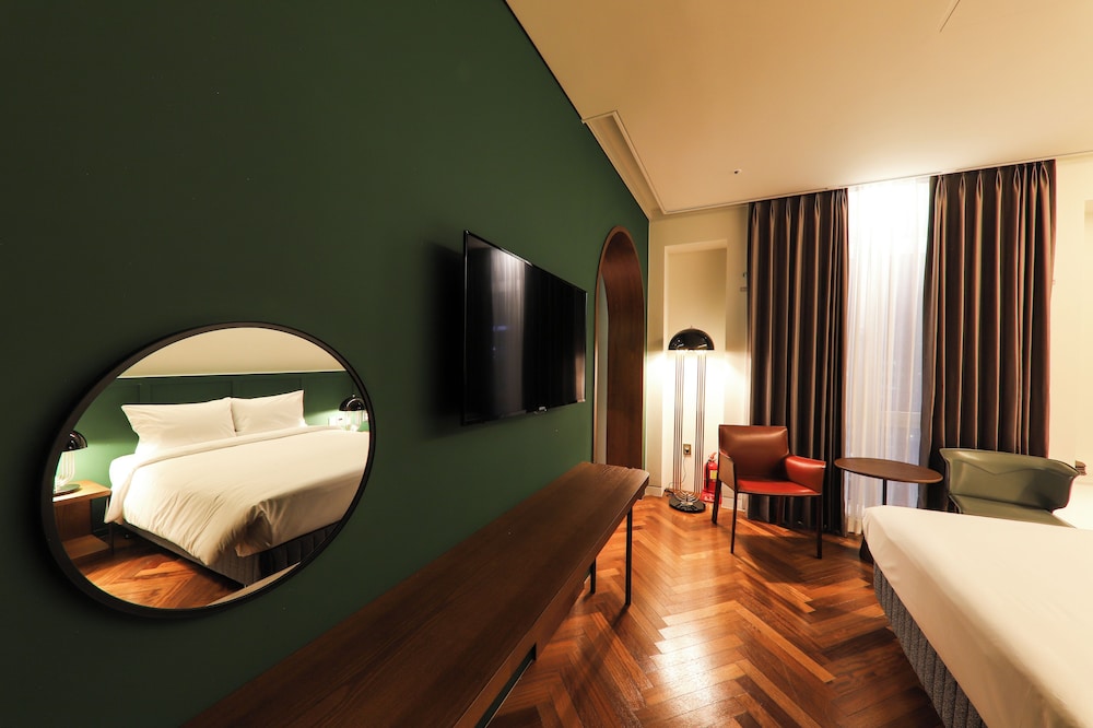 Premier Double Room - Photo 13