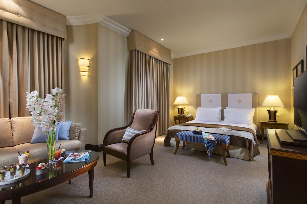 Deluxe Room, 1 King Bed - Photo 1