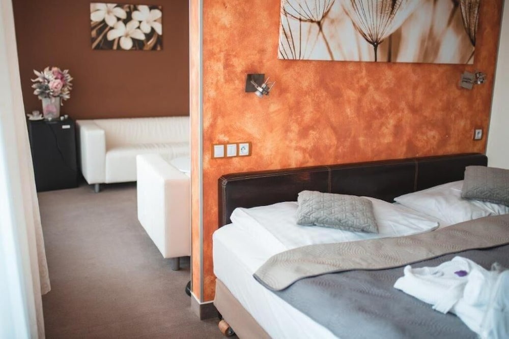 Standard Suite, Balcony, Garden View photo 1