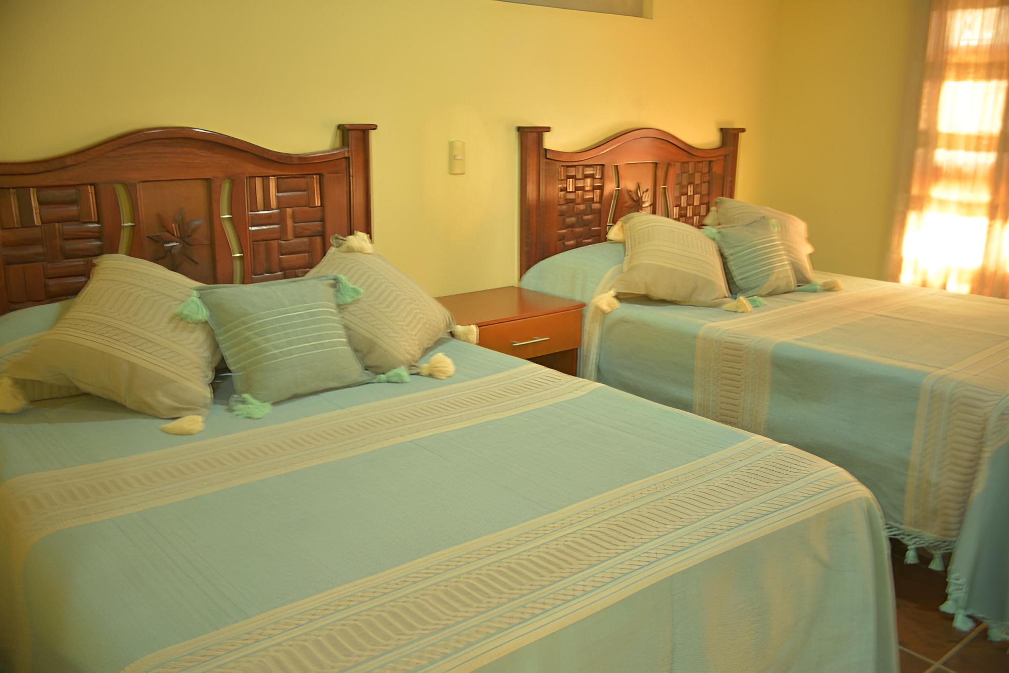 Standard Room, 2 Queen Beds photo 1
