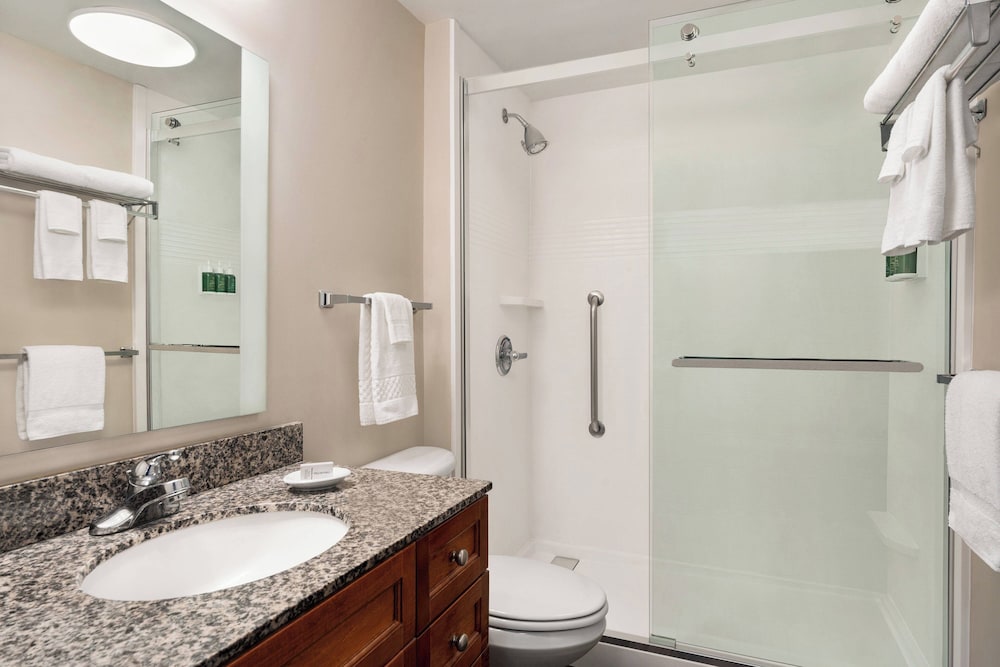 Suite, 2 Bedrooms, Corner - Photo 8
