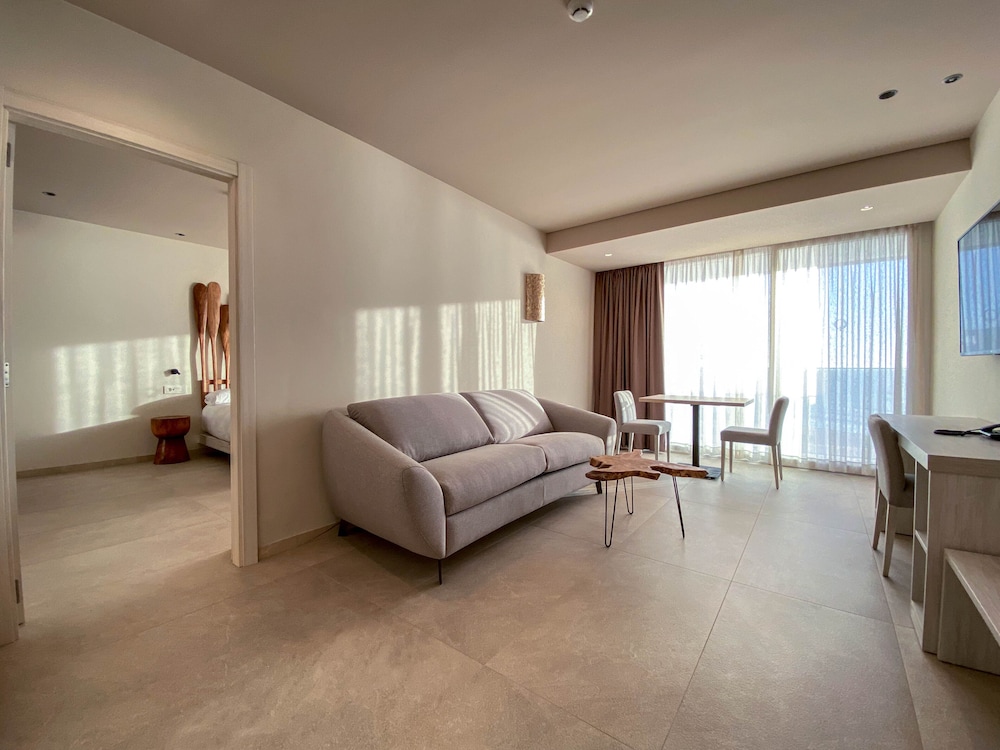 JUNIOR SUITE - Photo 7