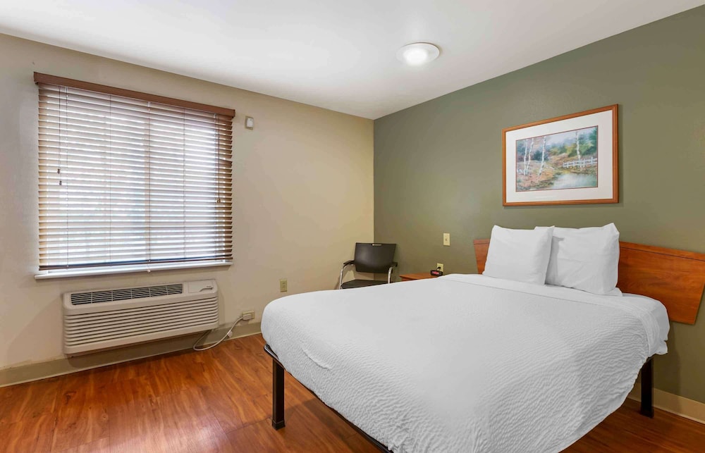 Standard Studio, 1 Double Bed, Non Smoking, Refrigerator & Microwave photo 2