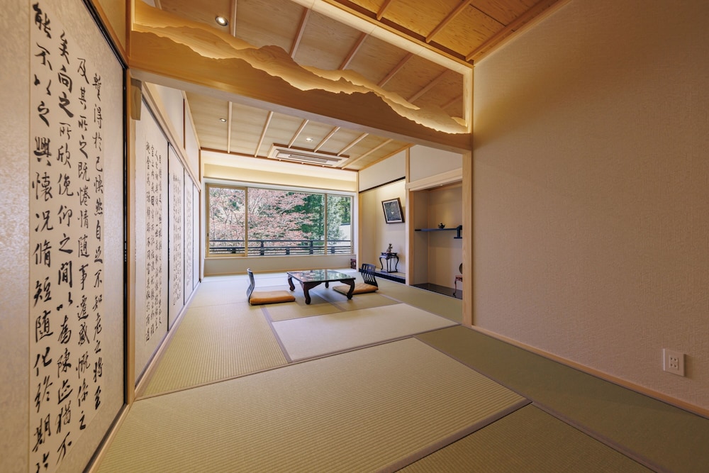 Deluxe Room (Orchid) Non Smoking photo 2
