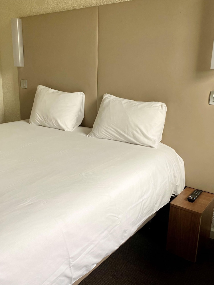 Room, Multiple Beds (Next Generation)
