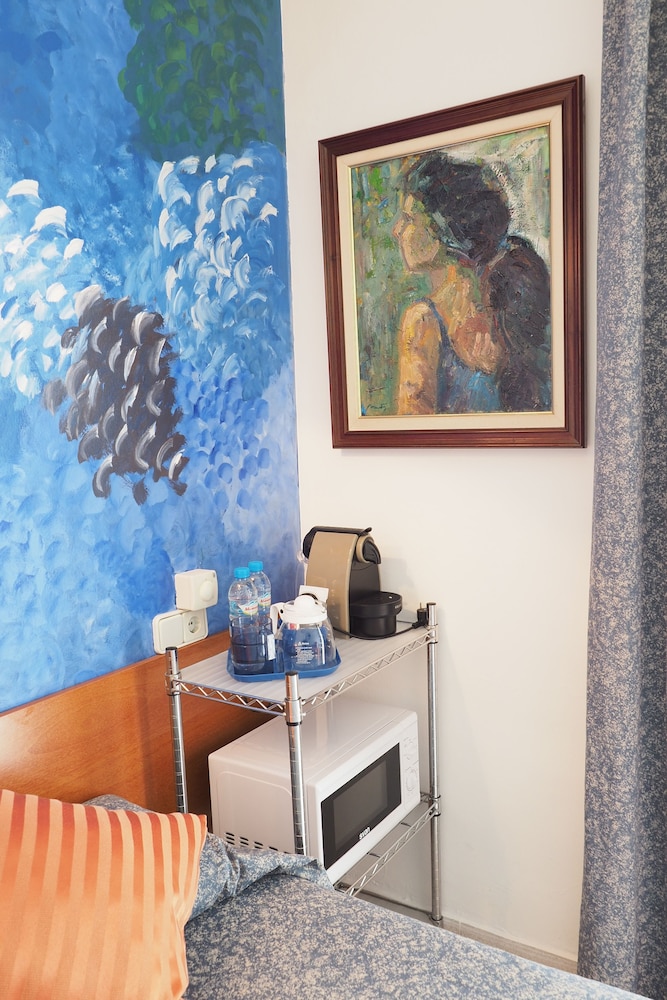 Basic Double Room Single Use, 1 Double Bed photo 2