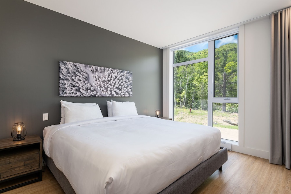 2 Bedroom Apartment, Top Floor, Mountain View photo 2