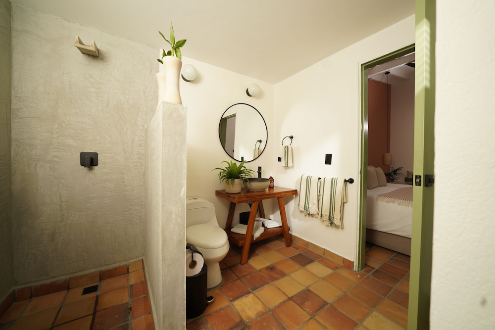 Deluxe Room - Photo 24