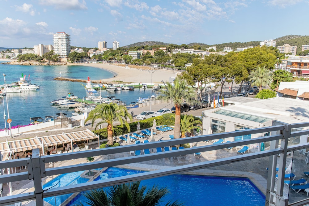 Standard Apartment, 2 Bedrooms, Sea View (2 Adults + 1 Child)