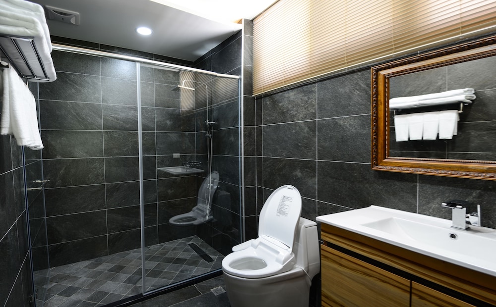 Family Quadruple Room, 2 Double Beds, Courtyard View photo 3