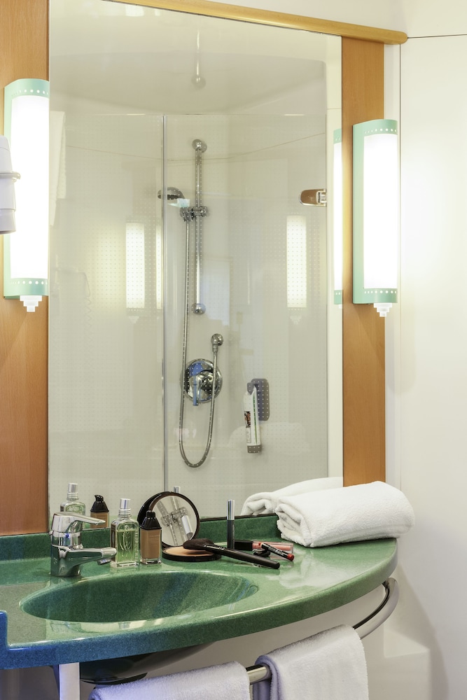 Room, 2 Twin Beds - Photo 4