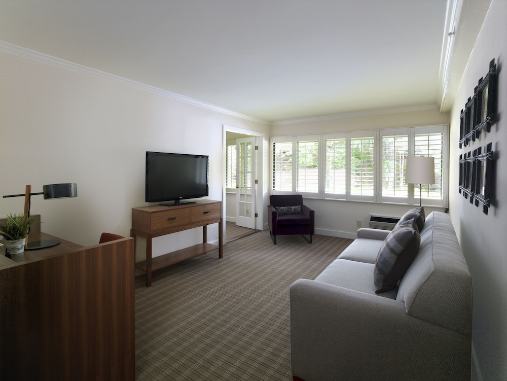 West Branch Suite 1 King