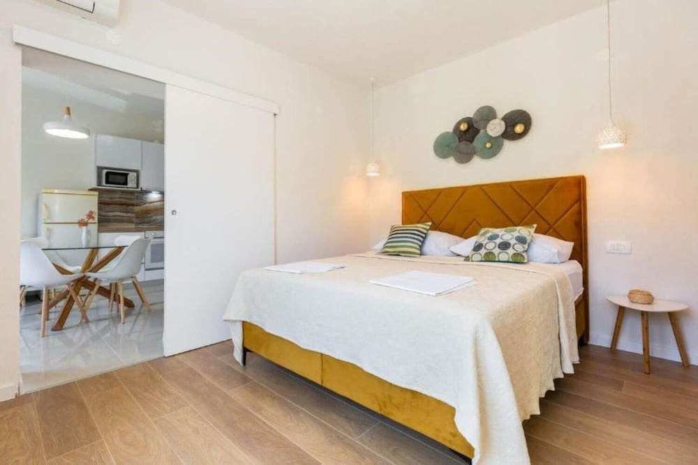 Apartment (Tattoo - Modern & Free Parking - A1(2)