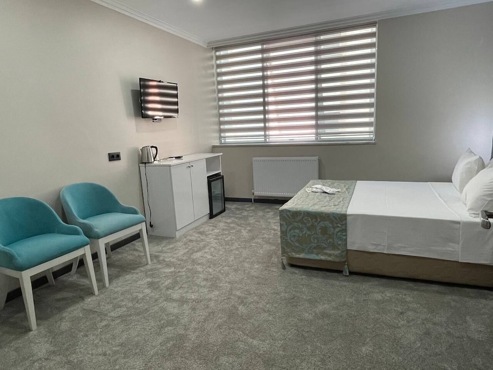 Standard Room, Partial Sea View photo 3