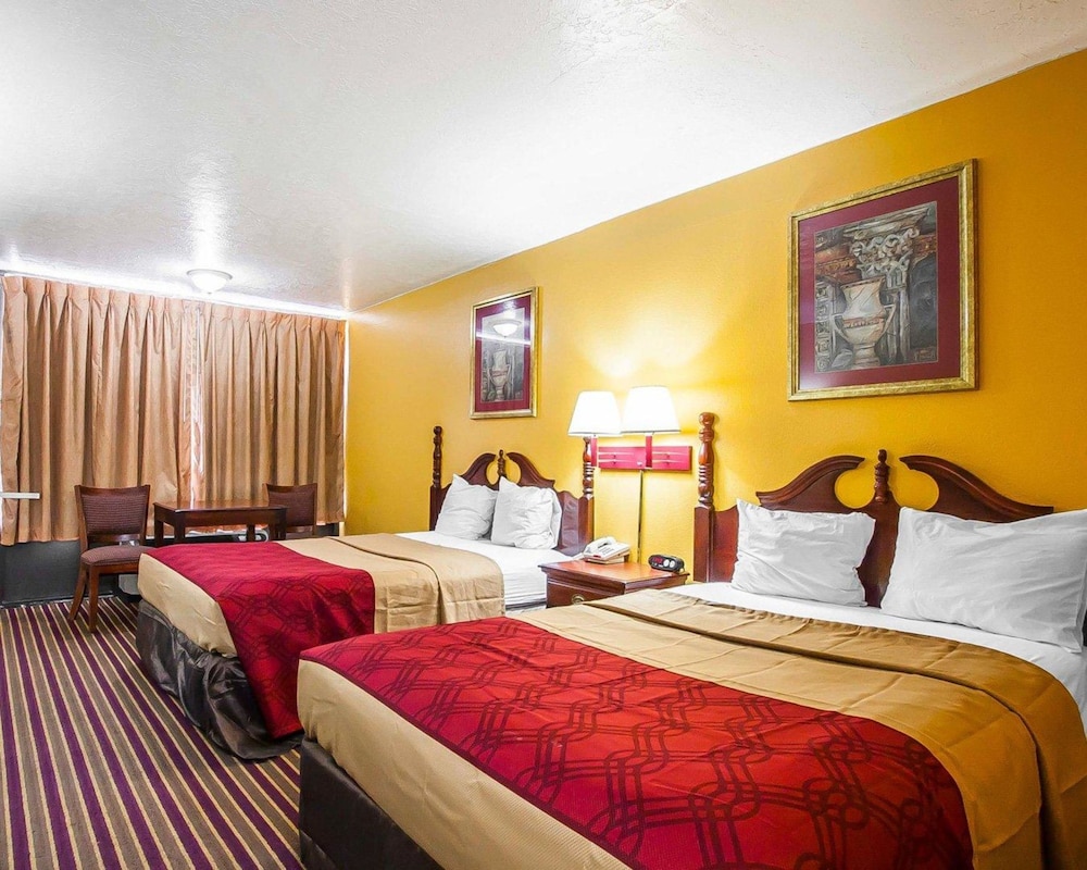 Standard Double Room, 2 Double Beds, Non Smoking - Photo 1