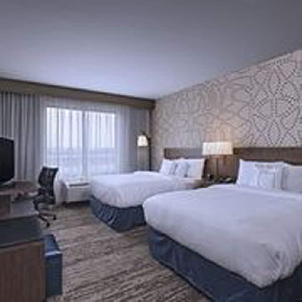Deluxe Room, 2 Queen Beds photo 3