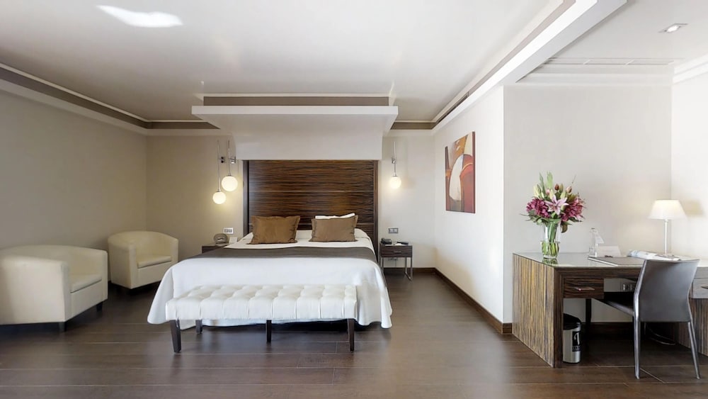 Junior Suite - Photo 2