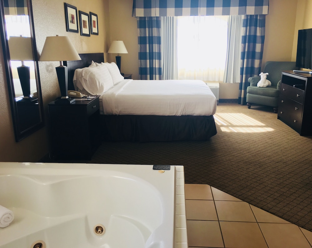 Suite, 1 King Bed with Sofa bed, Balcony (Whirlpool) photo 2