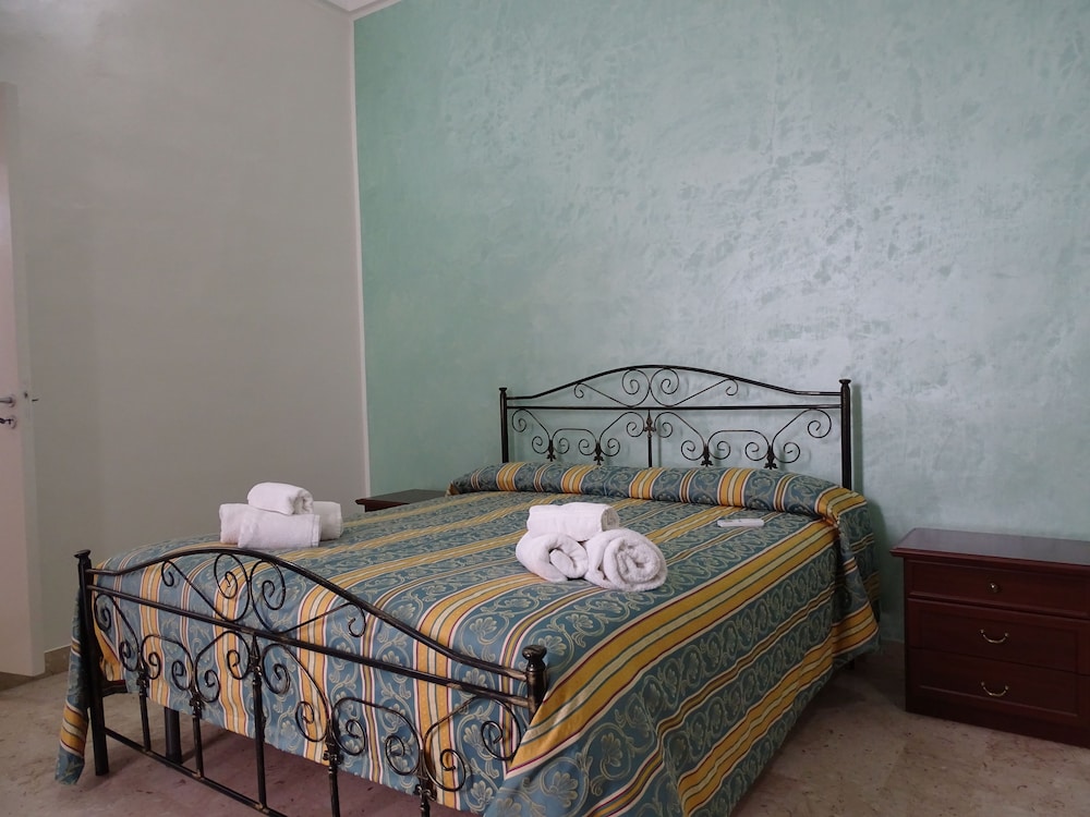 Classic Double Room (105) photo 2
