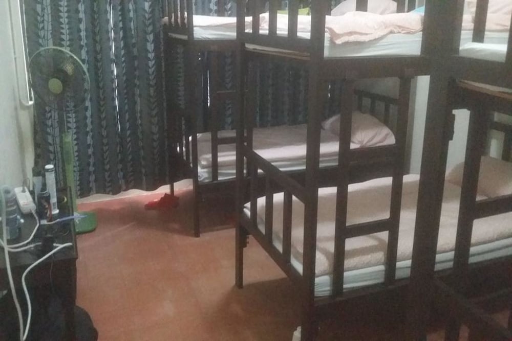 8-Bed Mixed Dormitory photo 3