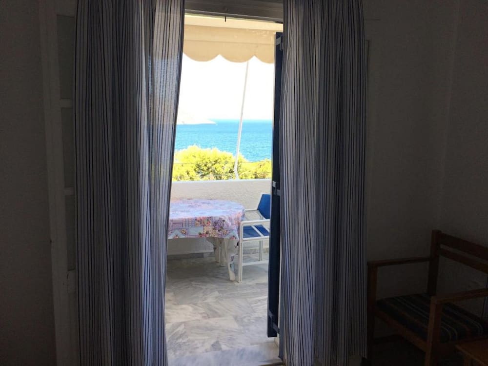 Family Apartment, 2 Bedrooms, Kitchenette, Sea View - Photo 7
