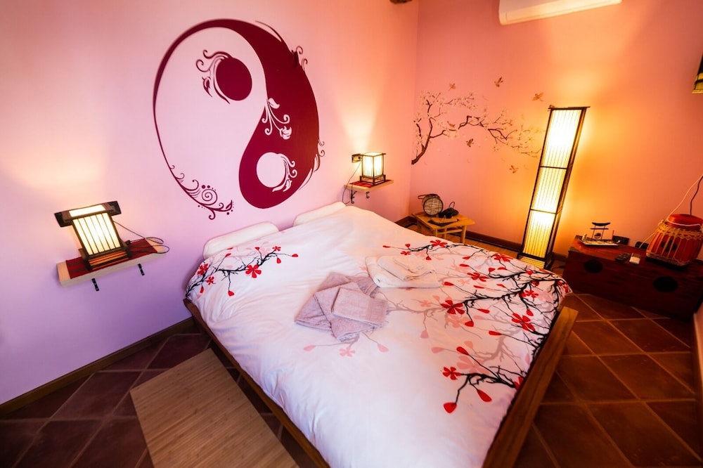 Deluxe Double Room, Private Bathroom, Hill View photo 2